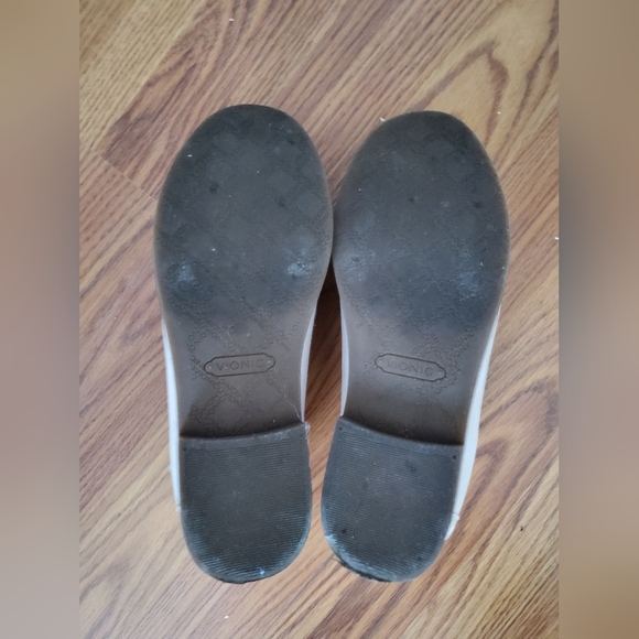 Vionic light pink leather loafers size 6 - Picture 5 of 6